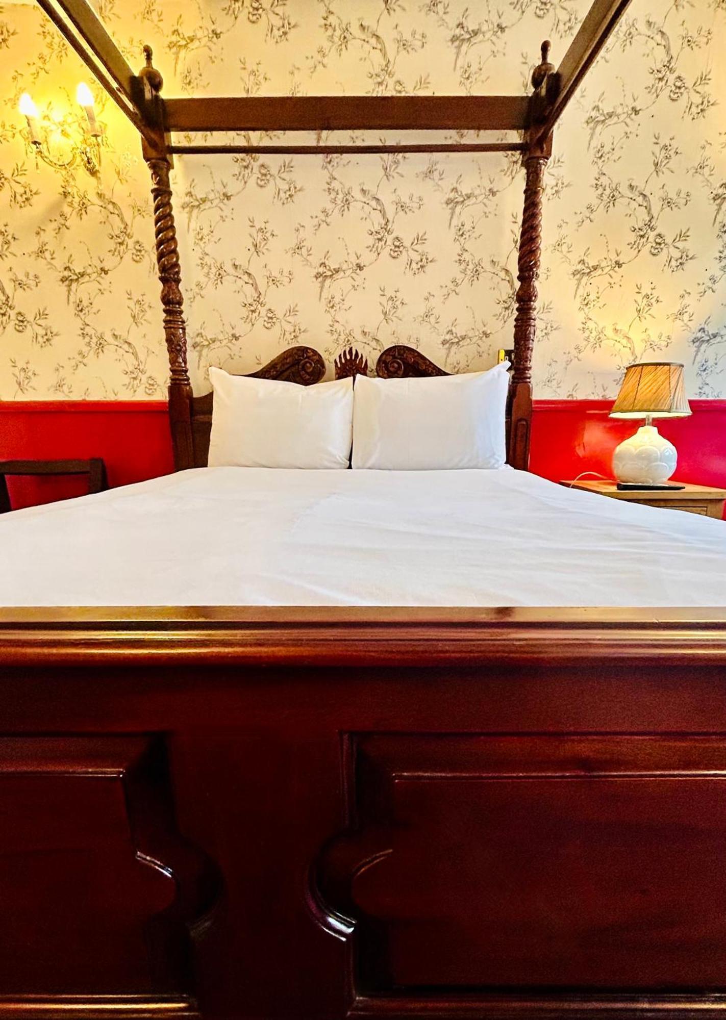 The Columbia Hotel Веллингборо Экстерьер фото